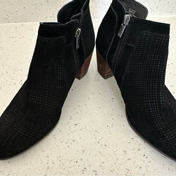 Lucky Brand Ponic Black Suede Ankle Booties Size 9M / 40 - Picture 3 of 8